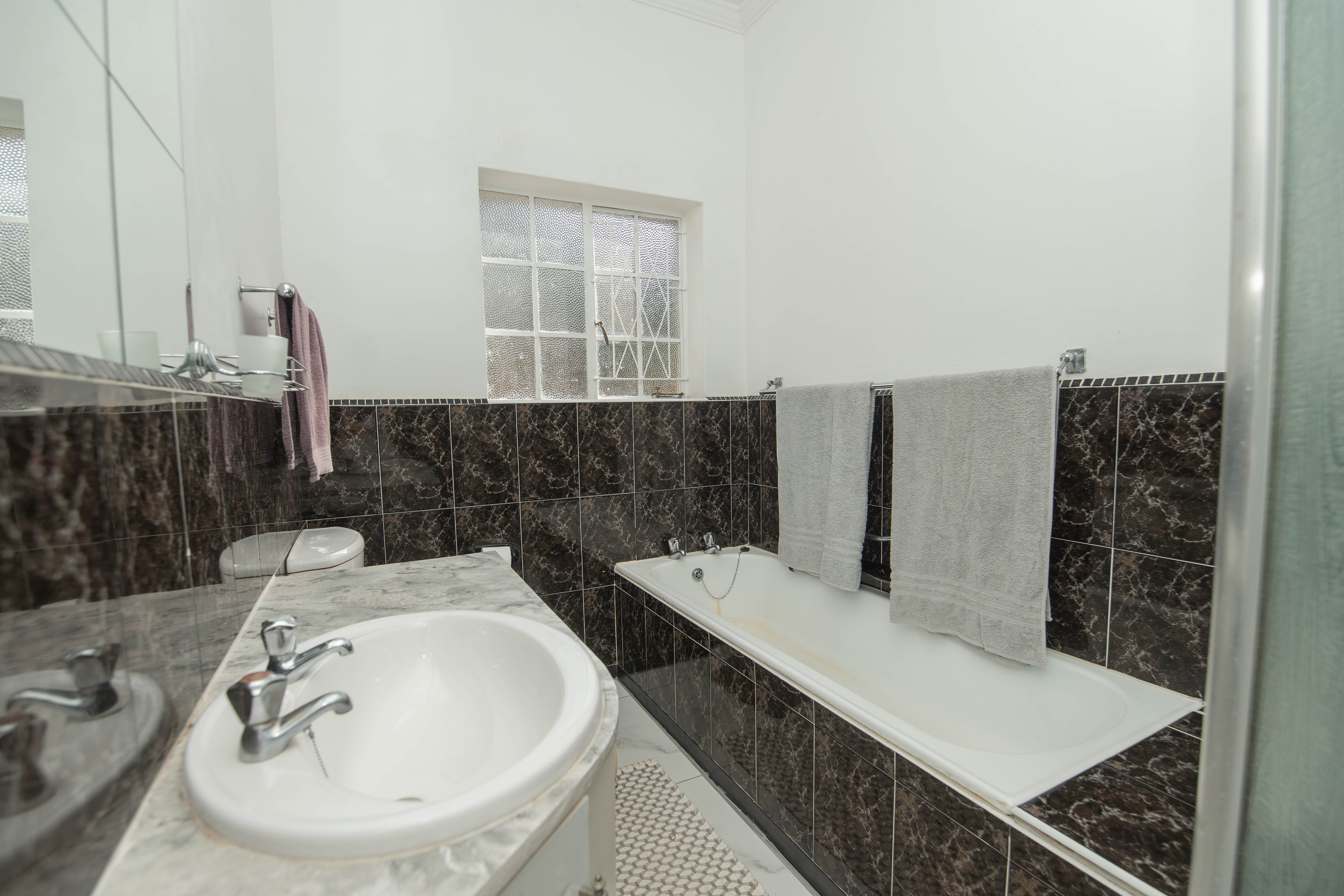 Master ensuite bathroom